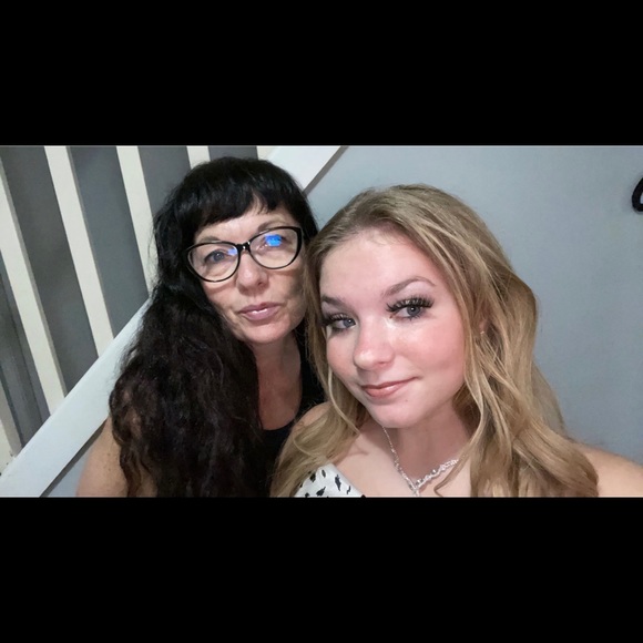 Meet your Posher, Sheri - Picture 2 of 2